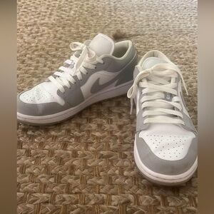 Women’s Air Jordan 1 low white wolf grey size 9